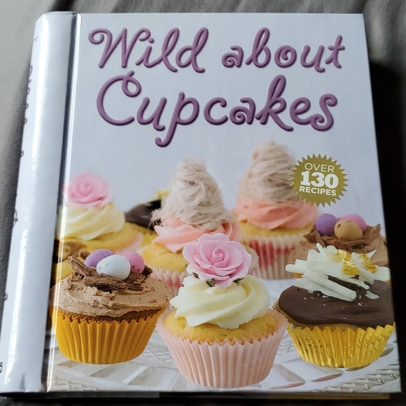 Wild about Cupcakes recipe book - Picture 1 of 4